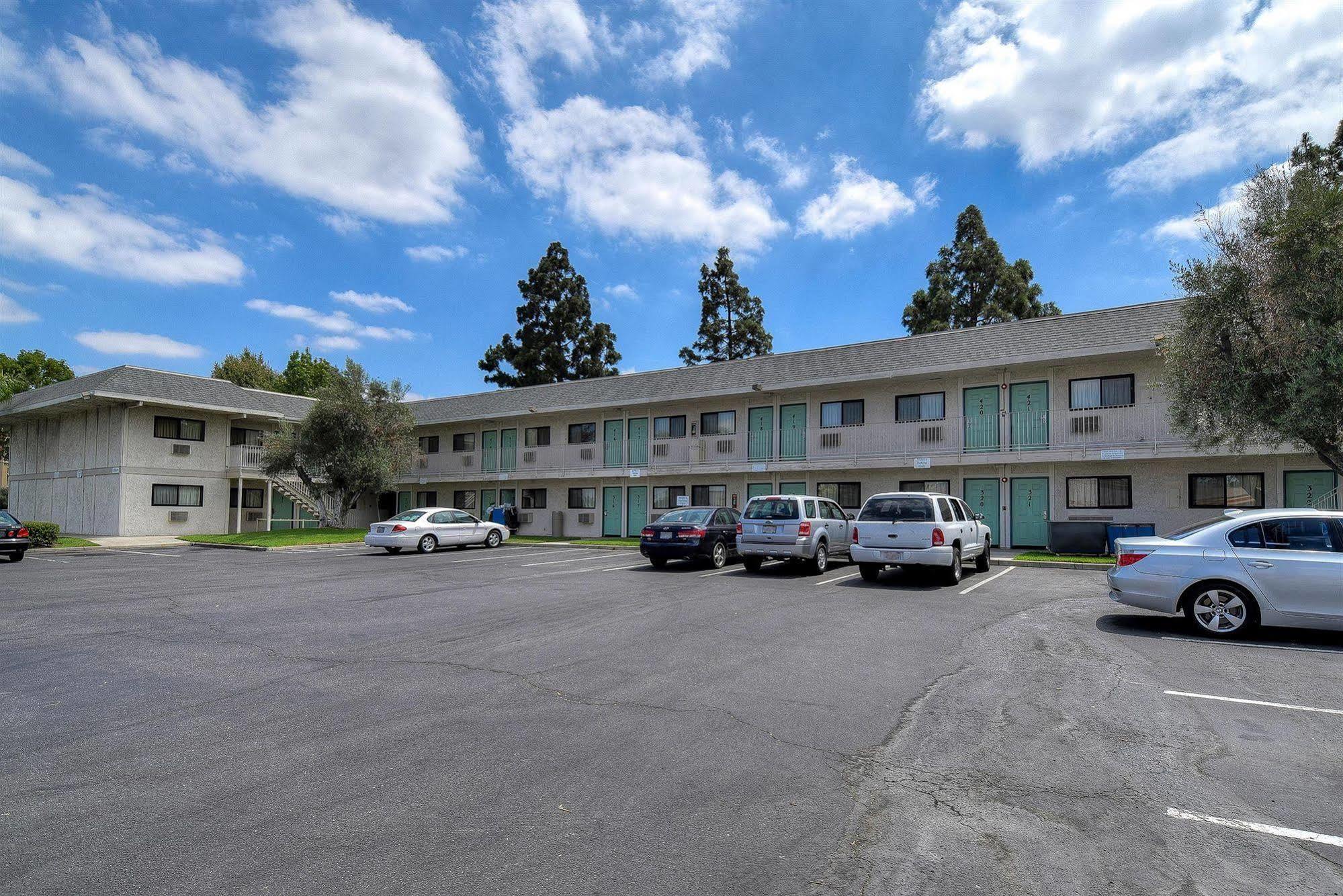 Motel 6 Anaheim Stadium - Orange Esterno foto