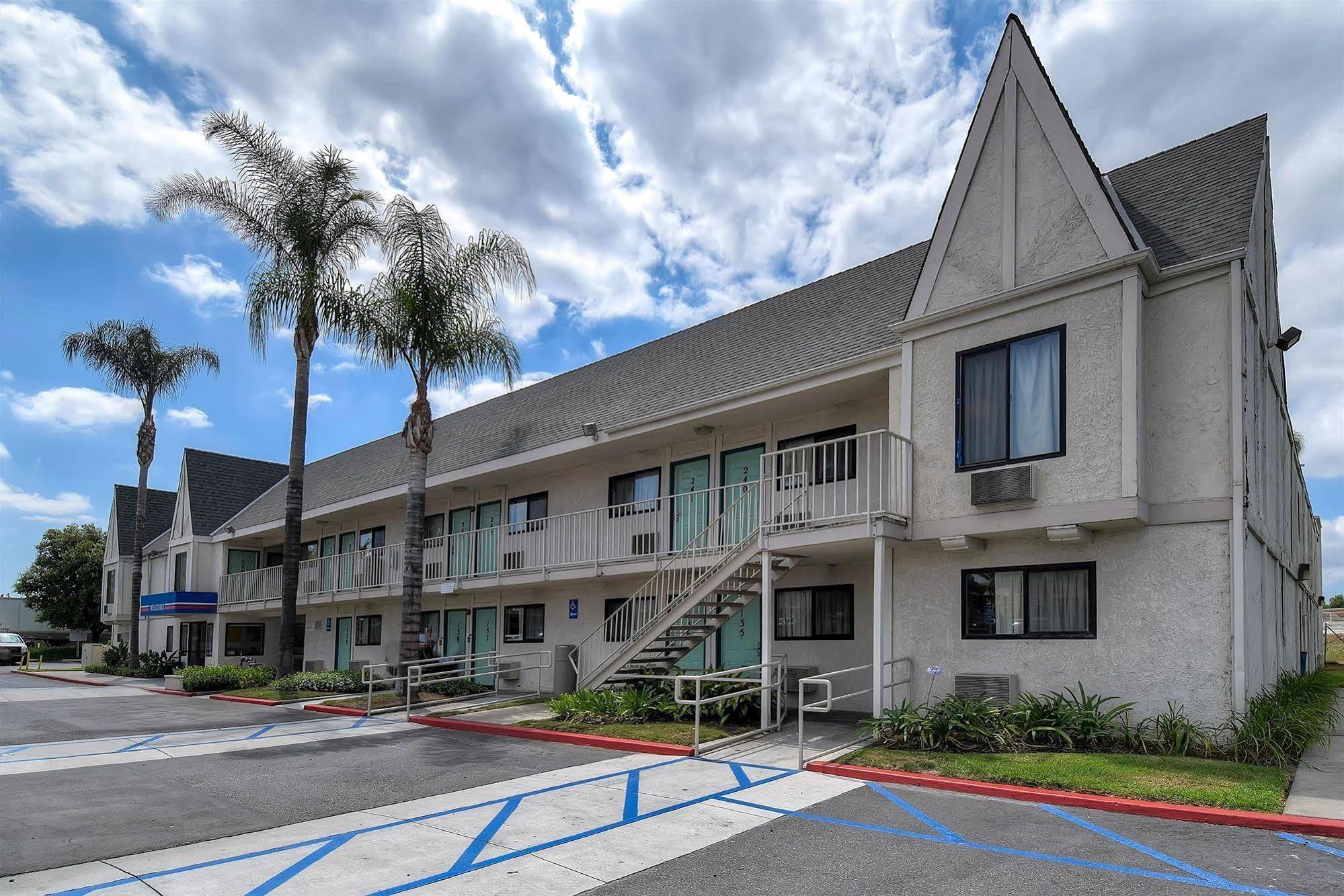 Motel 6 Anaheim Stadium - Orange Esterno foto