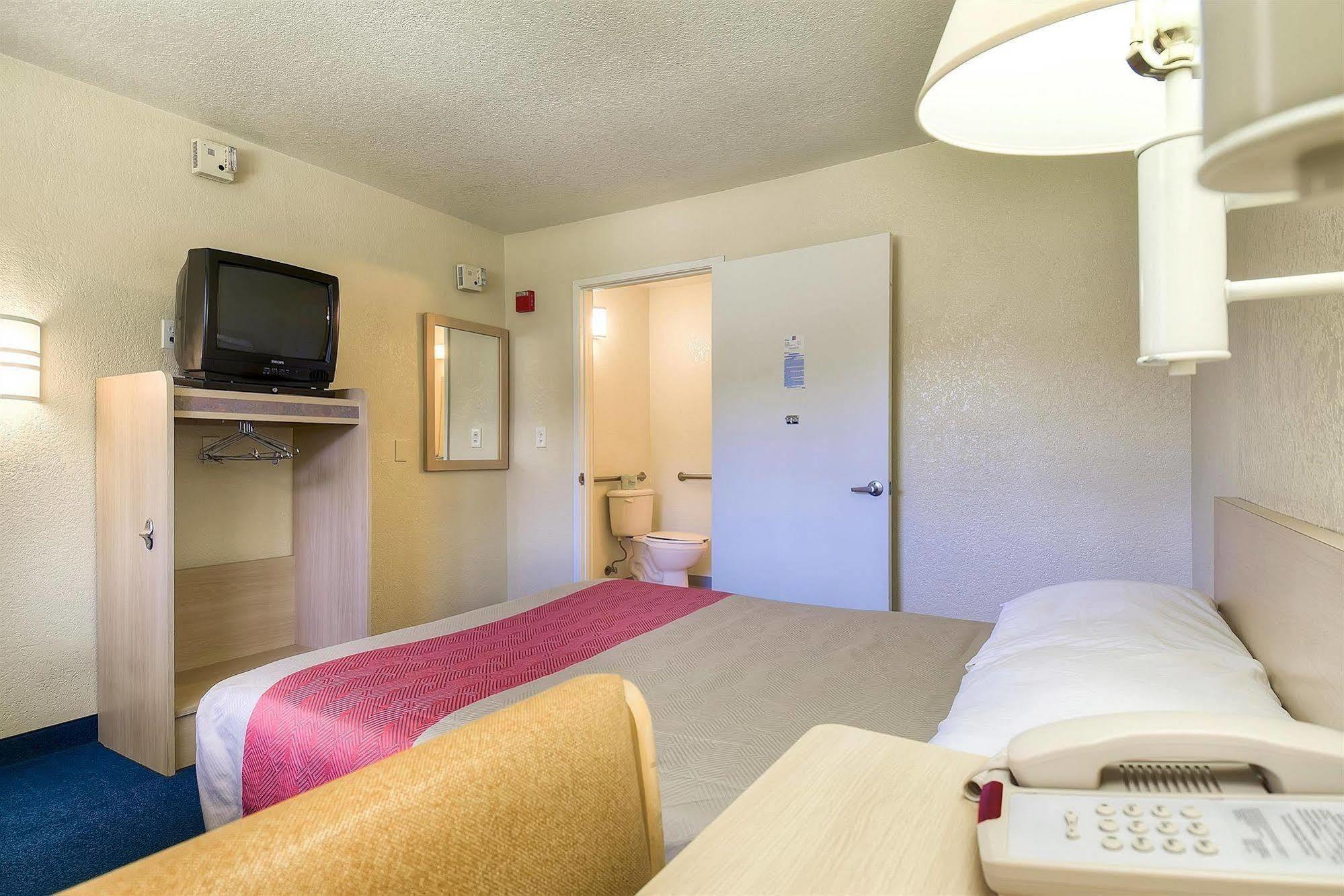 Motel 6 Anaheim Stadium - Orange Esterno foto