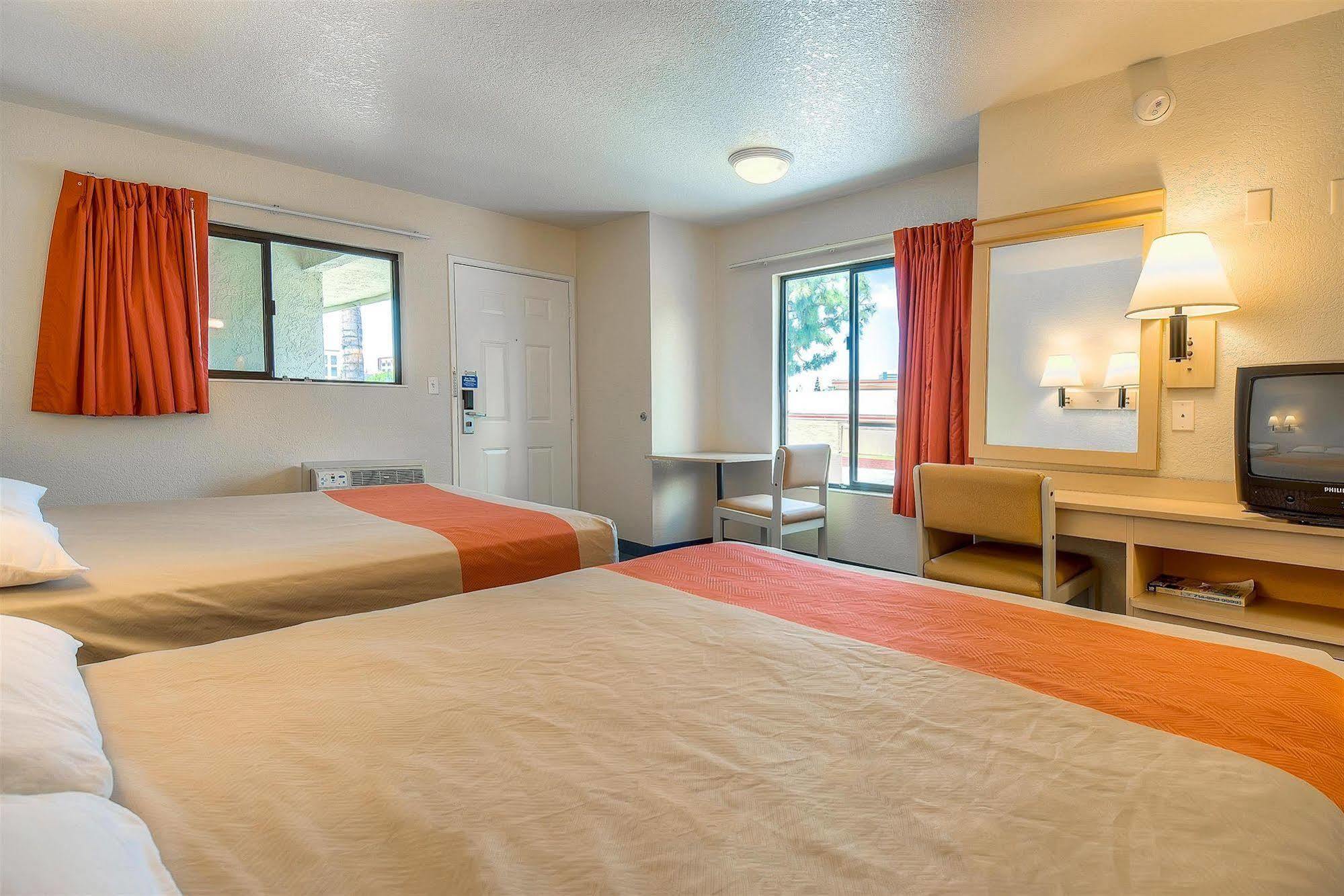 Motel 6 Anaheim Stadium - Orange Esterno foto