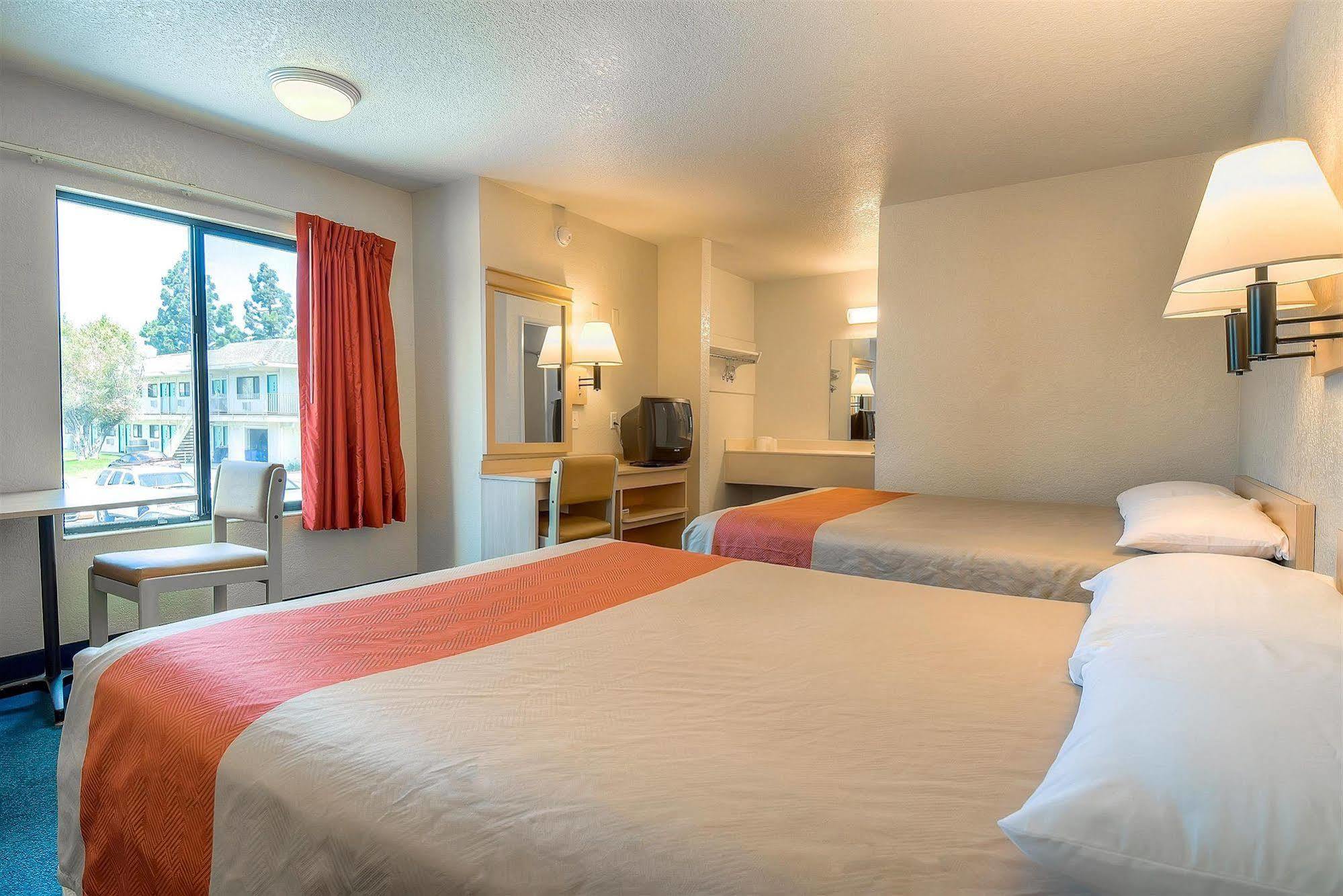 Motel 6 Anaheim Stadium - Orange Esterno foto