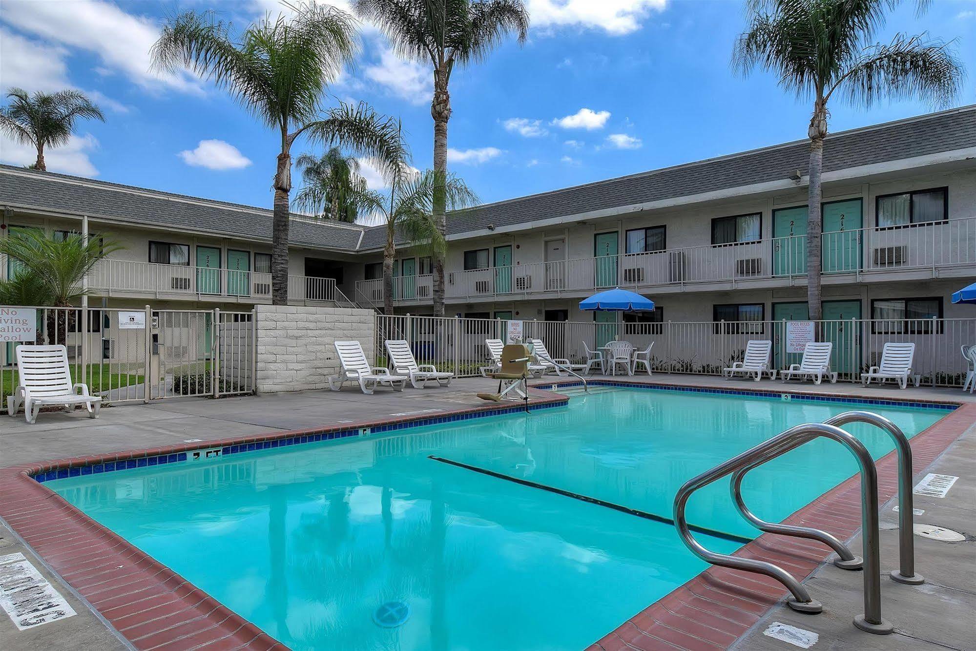Motel 6 Anaheim Stadium - Orange Esterno foto